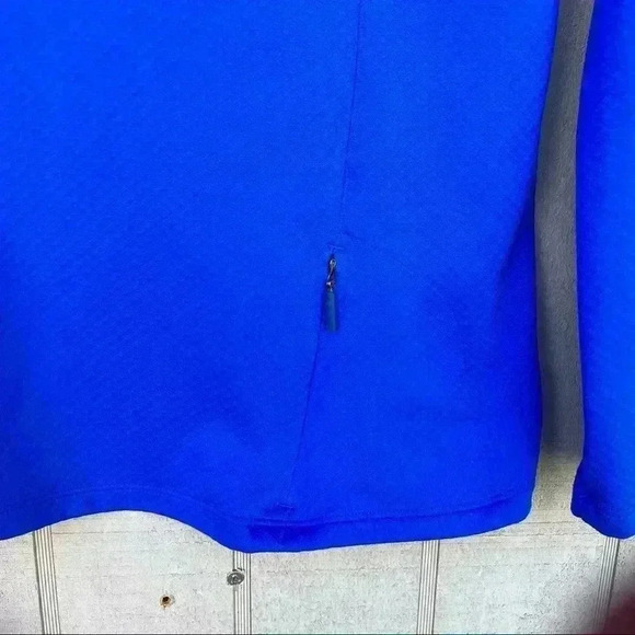 Under Armour Womens Blue Semi Fitted Pullover Size Medium - Picture 4 of 9